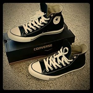 Chuck Taylor converse shoes